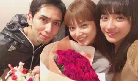 平祐奈、イケメン兄との2ショットが「かっこいい」「似てる」と反響…姉の愛梨らと6人きょうだい