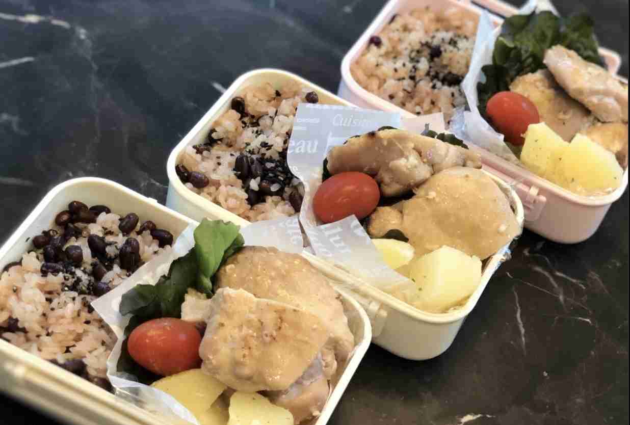 つんく♂、子ども達のお赤飯弁当を公開「俺の分無いやん！」 | AbemaTIMES