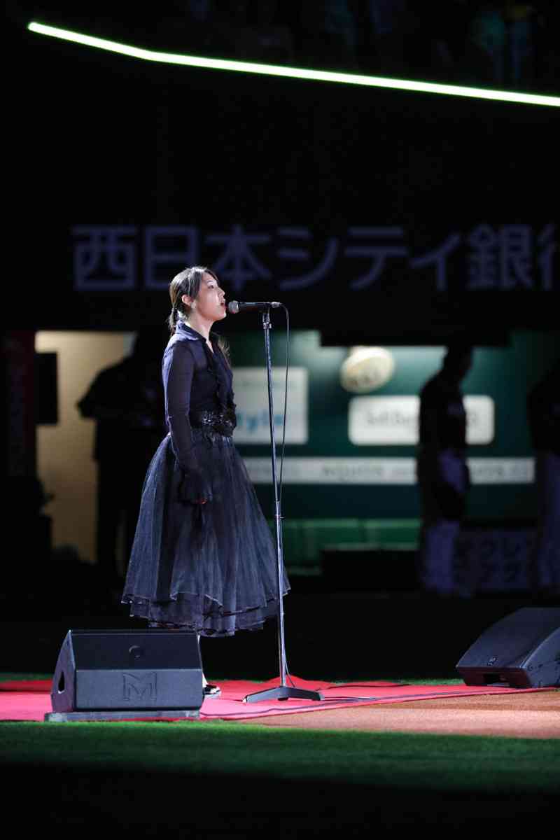 ソフトバンク 阿部真央が国歌独唱 重みが全然違った ガールズちゃんねる Girls Channel