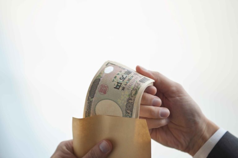 「結婚指輪と式場が用意できない…」　翌日に式を控えた男の行動に絶句