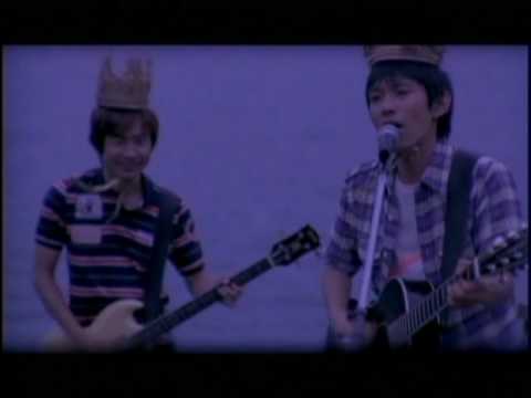 スピッツ / 群青 - YouTube