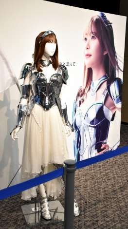 指原莉乃、ジャンヌ・ダルク風衣装でCM撮影「グループでやってきたことを意識しました」