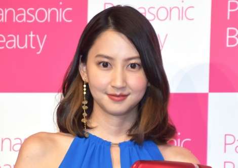 河北麻友子、大胆スリットドレスから太ももチラリ「セクシーが爆発」「色っぽくてドキドキ」 | ORICON NEWS