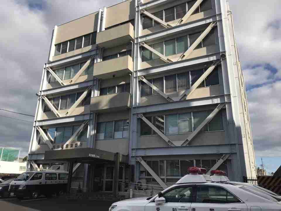 知人女性に噛みつき首絞めたか…27歳男を殺人未遂の現行犯で逮捕「首絞めたけど殺すつもりない」