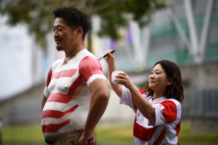 スポーツの応援に来てる観客のコスプレや被り物が見たい!