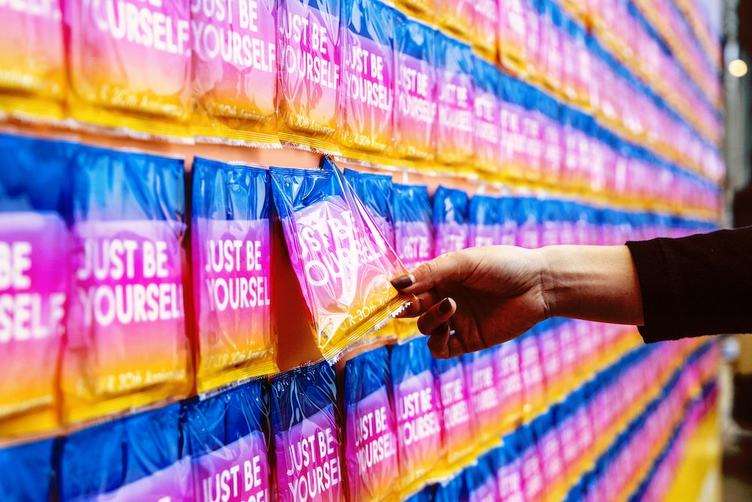       集英社『SPUR』渋谷109で生理用ナプキン配布　イメージキャラクターにCHAI - KAI-YOU.net    