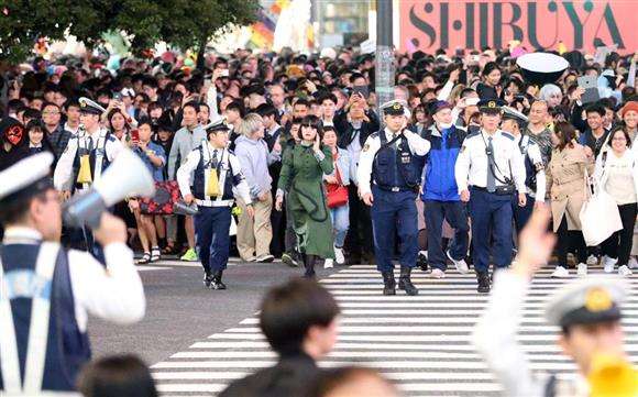 渋谷ハロウィーンで今年も逮捕者 痴漢と窃盗未遂容疑の少年2人