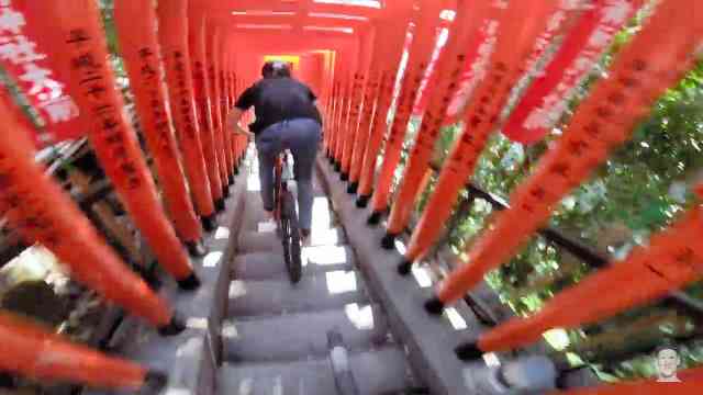 マウンテンバイクで神社の階段下る　投稿動画に批判続出（朝日新聞デジタル） - Yahoo!ニュース