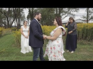 結婚式でサプライズ　亡き弟の心臓を移植された女性と初対面し、新郎が感極まる（米）