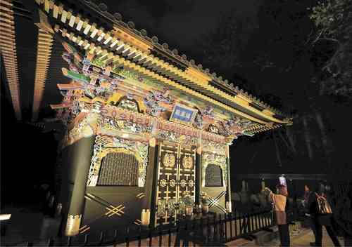 紅葉喜ぶ金色廟　仙台・瑞鳳殿ライトアップ | 河北新報オンラインニュース / ONLINE NEWS