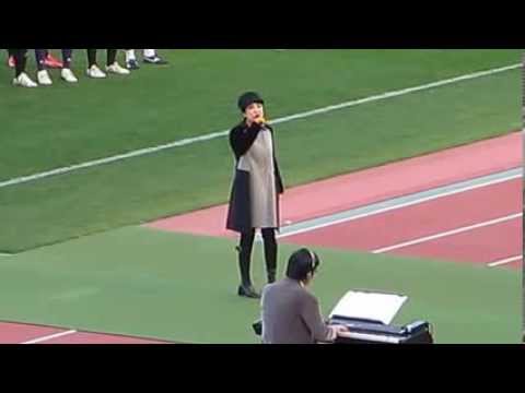 ラグビー早明戦でユーミンが「ノーサイド」を熱唱！！！（2013.12.1） - YouTube