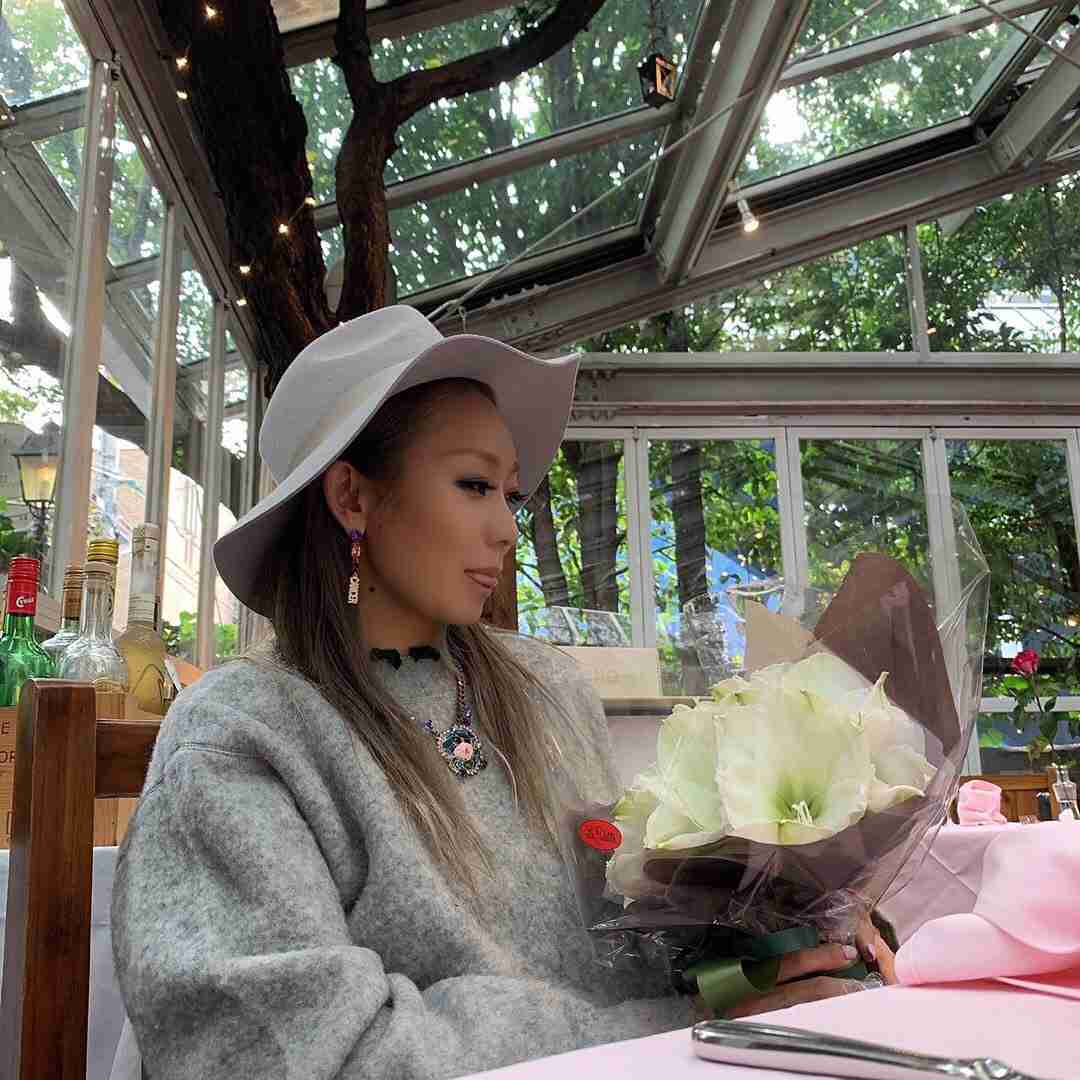 倖田來未、久しぶりのデートに笑顔 ファン「相変わらずのラブラブ」「いつまでも仲良し夫婦で」