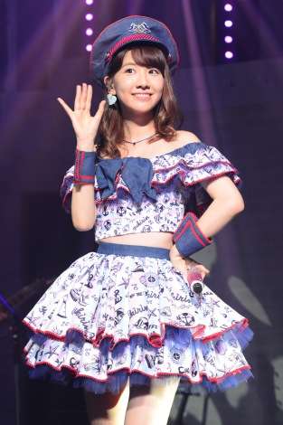 柏木由紀 1年2カ月ぶりソロコンサートで見せた「オトナのアイドル像」 ミニスカなど7変化