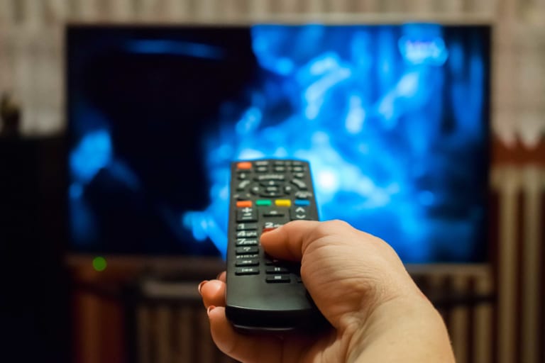 家にテレビがない女性、友人の“髭男トーク”がわからず…　「人なの？」
