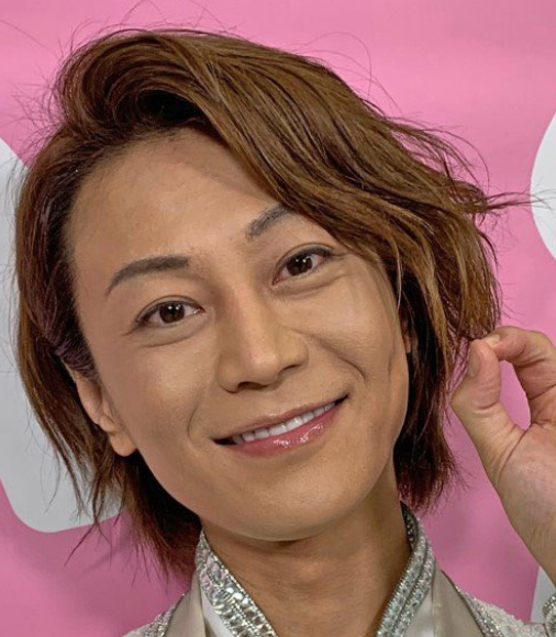 氷川きよし、純白の衣装が「ウエディングドレスみたい」と反響　フォロワーは5万5000人に