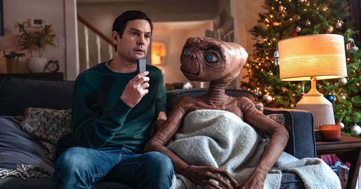E.T.とエリオット少年が37年ぶりに再会！感動的な“続編”が公開 - シネマトゥデイ