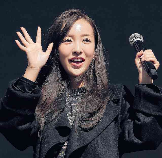 「美人姉妹みたい」「超お美しい2ショット」板野友美&谷まりあの2ショットに反響続々