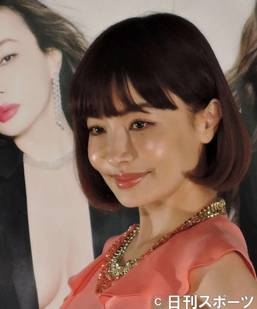 平子理沙、髪色変えた姿に「20代にしか見えない」 - 芸能 : 日刊スポーツ