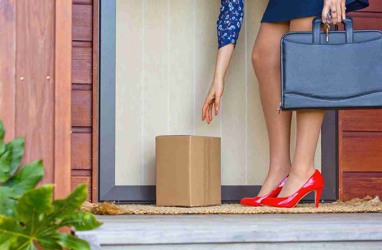 使った人は絶賛。アマゾン「置き配」は日本でも定着するか | 社会の今、未来の私 | mi-mollet（ミモレ） | 明日の私へ、小さな一歩！（1/2）