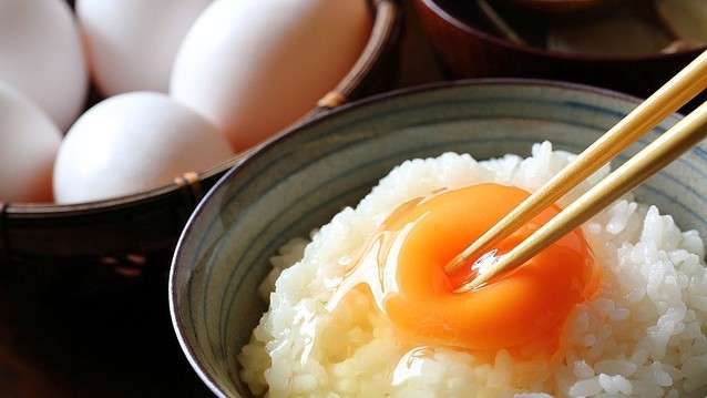 ネットで生卵が爆売れする驚きの理由 産卵の翌日には届けられる