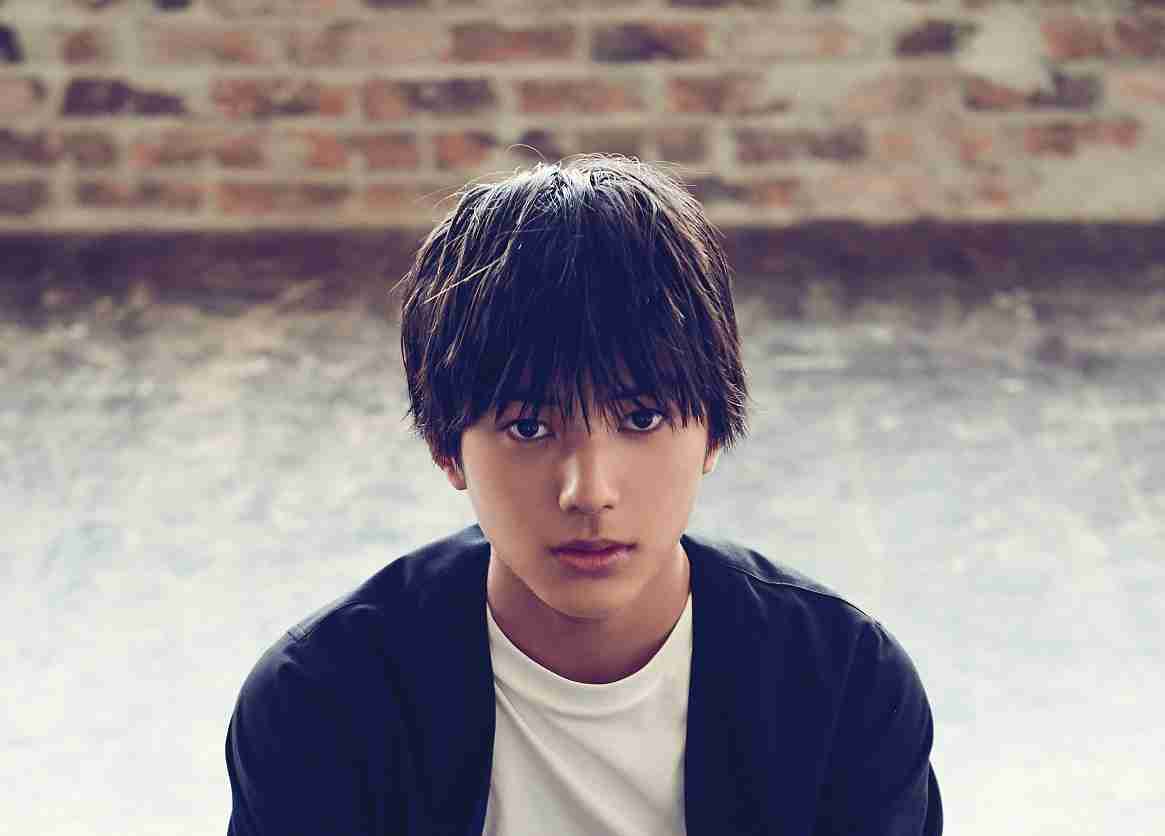 荒木飛羽、イケメン俳優の子供時代を演じるも「モテないですよ」 | ananニュース - マガジンハウス