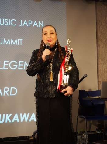 「結婚も子育ても仕事も、全部やりなさい」音楽業界60年を迎える湯川れい子氏が考える女性の働き方 | ORICON NEWS