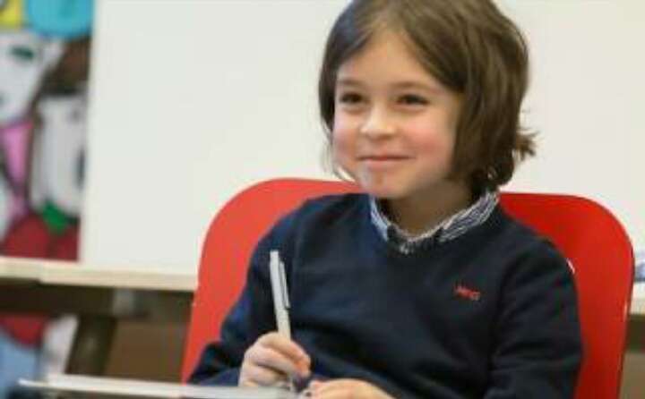 9歳の「神童」、大学電子工学部を卒業へ 世界の有名大学が注目