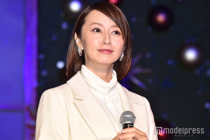 第2子妊娠中の鈴木亜美、ふっくらお腹で登場「自分が子どもを2人も産むなんて」 - モデルプレス