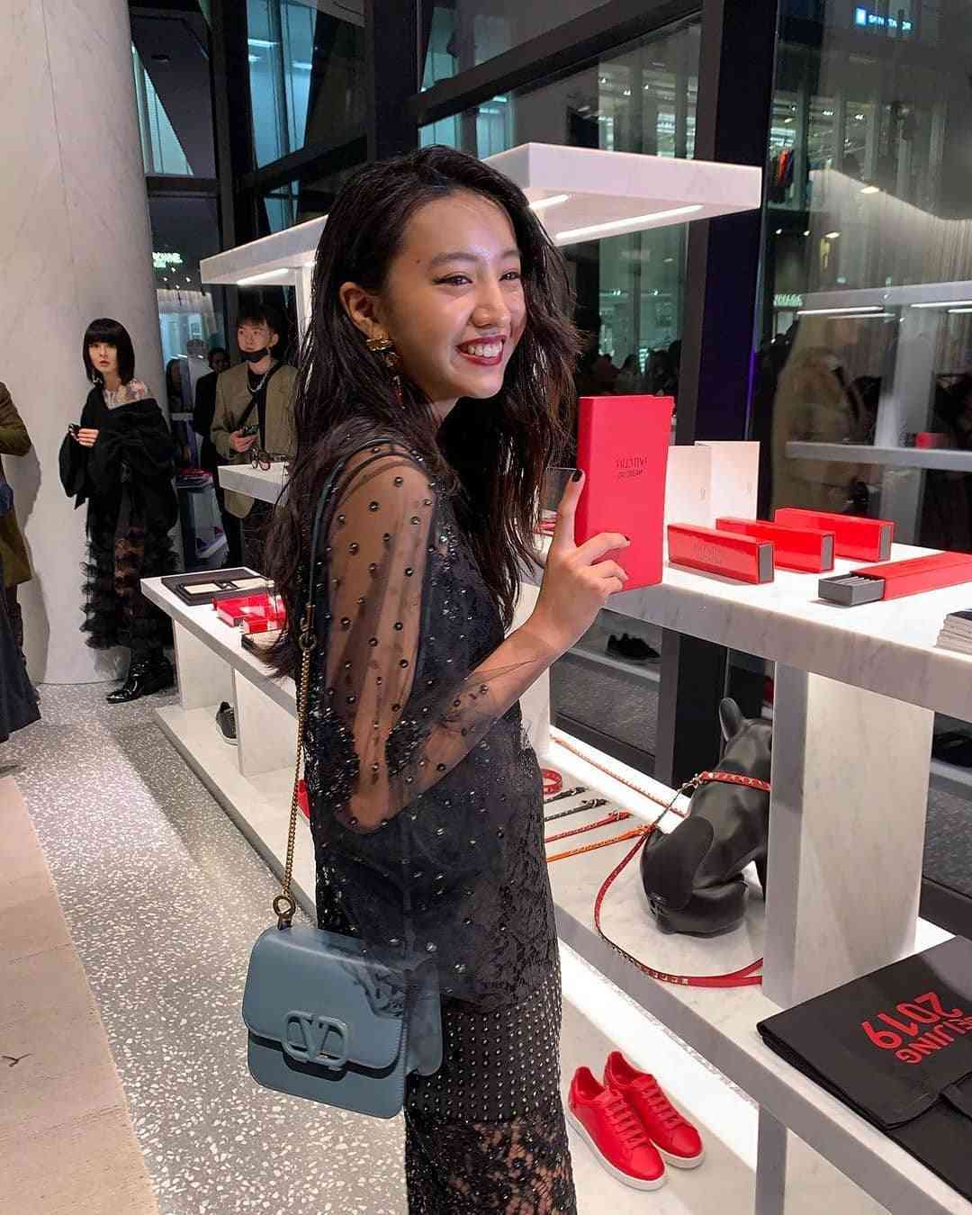 Koki, 艶やかなロングドレス姿を公開「ウットリするぐらい美しい」「ステキ」の声
