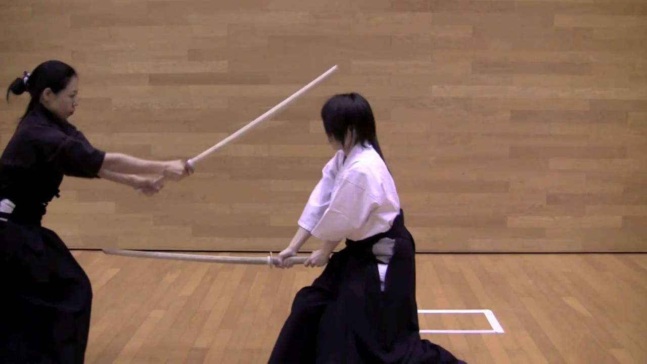 居想会・居合い・玉光・Iaido：関戸光賀 - YouTube