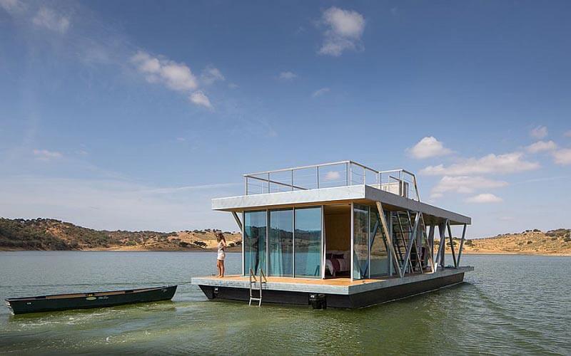 海に浮かぶだけでなく航行も可能な海上住宅「Arkup」が登場