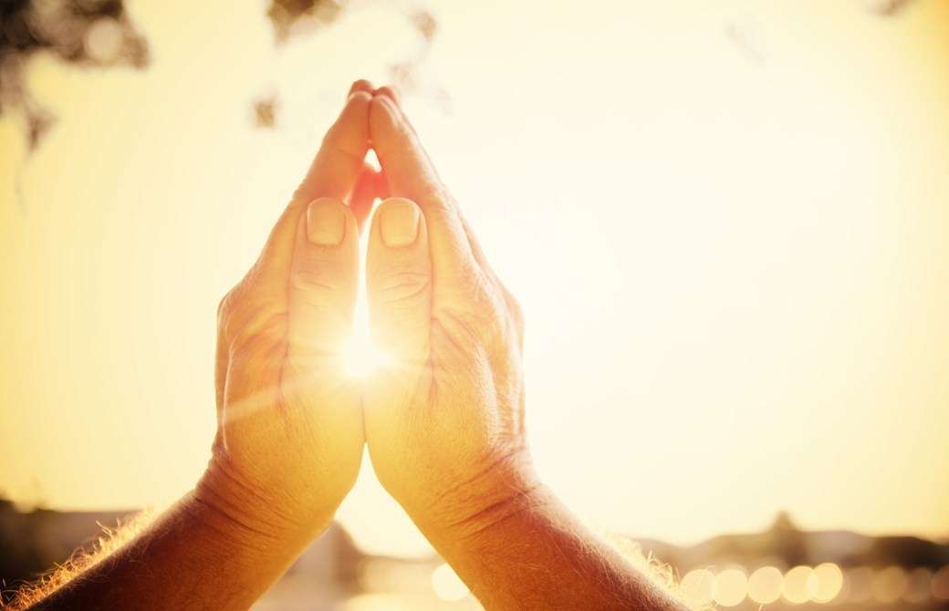 太陽は神様？！太陽礼拝が、ヨガのシークエンスの中で別格である理由 | 全国のヨガ資格講座・指導者養成講座 | yogageneration［ヨガジェネレーション］