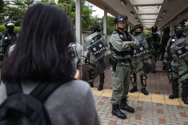 香港警官からレイプ被害の少女が声明「今後、DNA検査で加害者を特定」