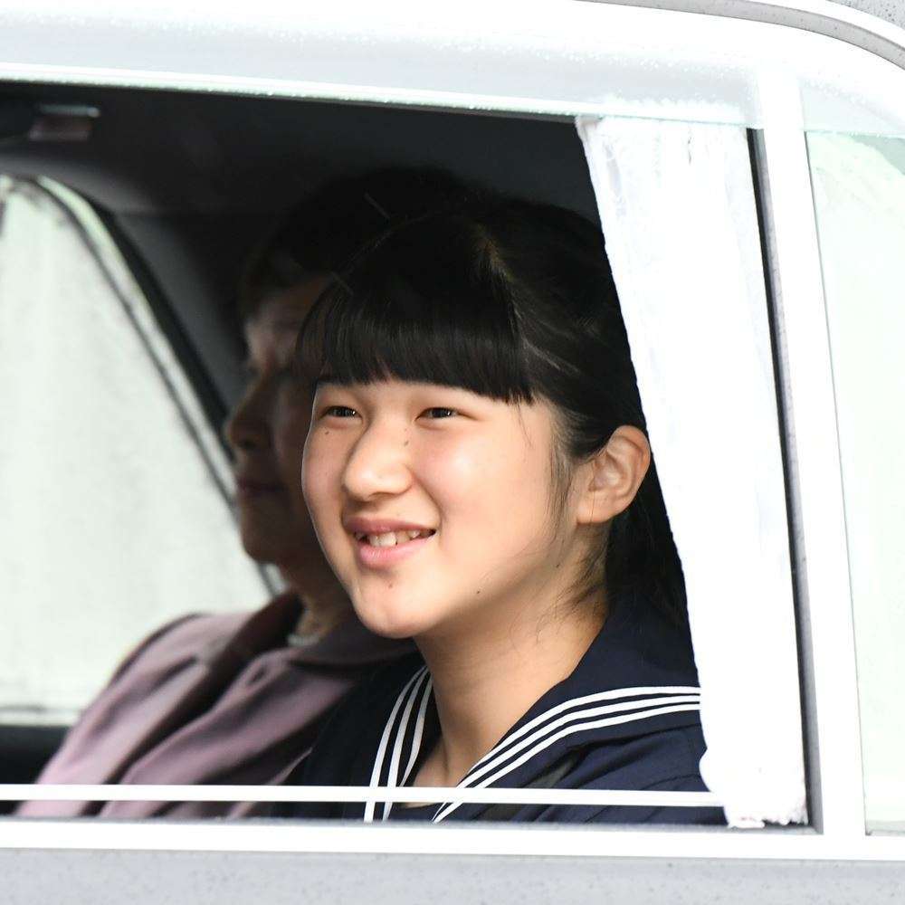 自民党議員の皇位継承案は「皇室を変質させる」専門家が警鐘（女性自身） - Yahoo!ニュース