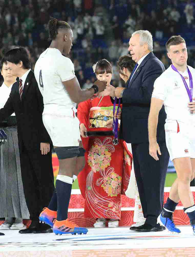 【ラグビーW杯】イングランド選手が表彰式で