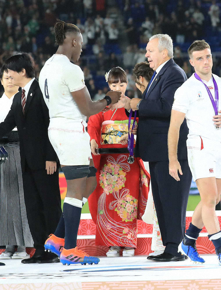 イングランド選手が表彰式で“メダル拒否”川淵三郎氏が苦言「黙っていられない」― スポニチ Sponichi Annex スポーツ