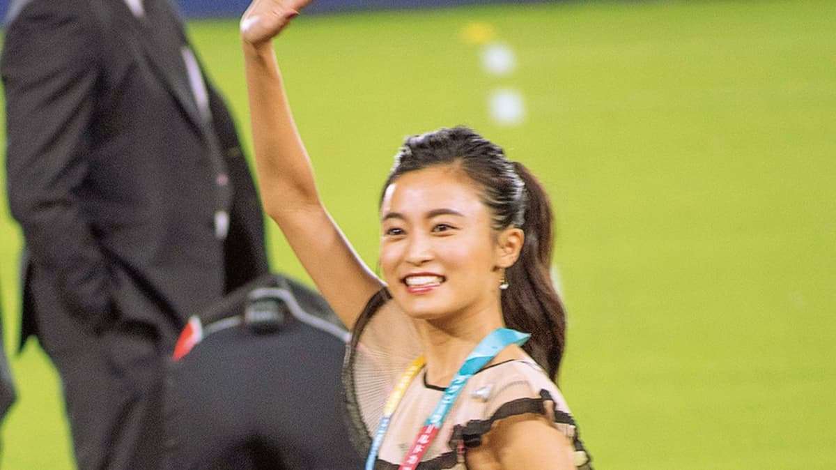 小島瑠璃子　”にわか”じゃないラグビー愛　試合観戦で大興奮！ | FRIDAYデジタル