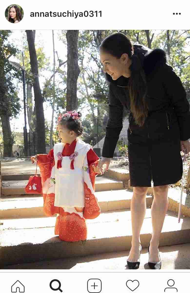 土屋アンナ、長女・星波ちゃんの七五三を報告　親子ショットに「綺麗」「お母さんの顔」