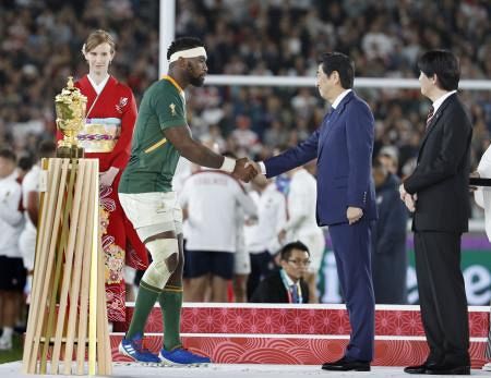【ラグビーW杯】イングランド選手が表彰式で
