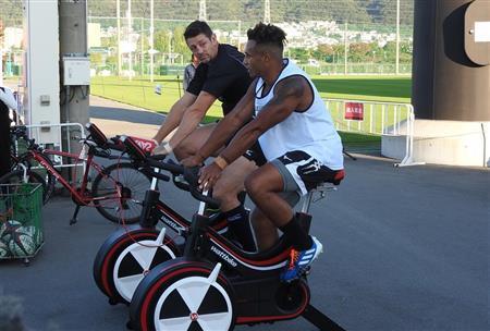 トンプソン・ルーク、近鉄の練習に合流「最後のシーズン。優勝したい」（サンケイスポーツ） - Yahoo!ニュース