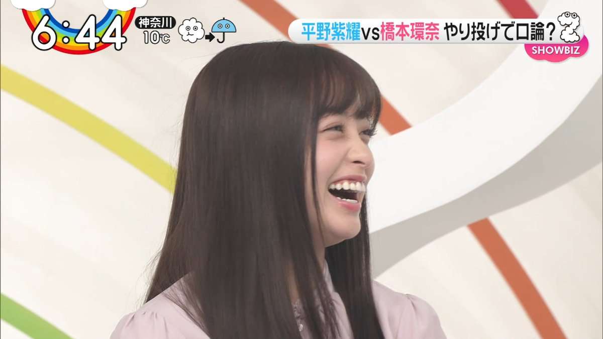 橋本環奈、茶髪&巻き髪の女子高生ルックがかわいすぎる!