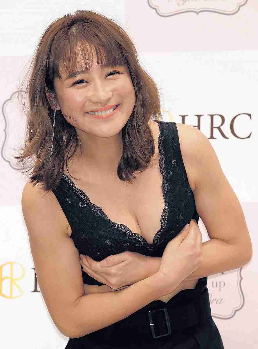 鈴木奈々、２ランクアップで「人生初」谷間を公開 : スポーツ報知