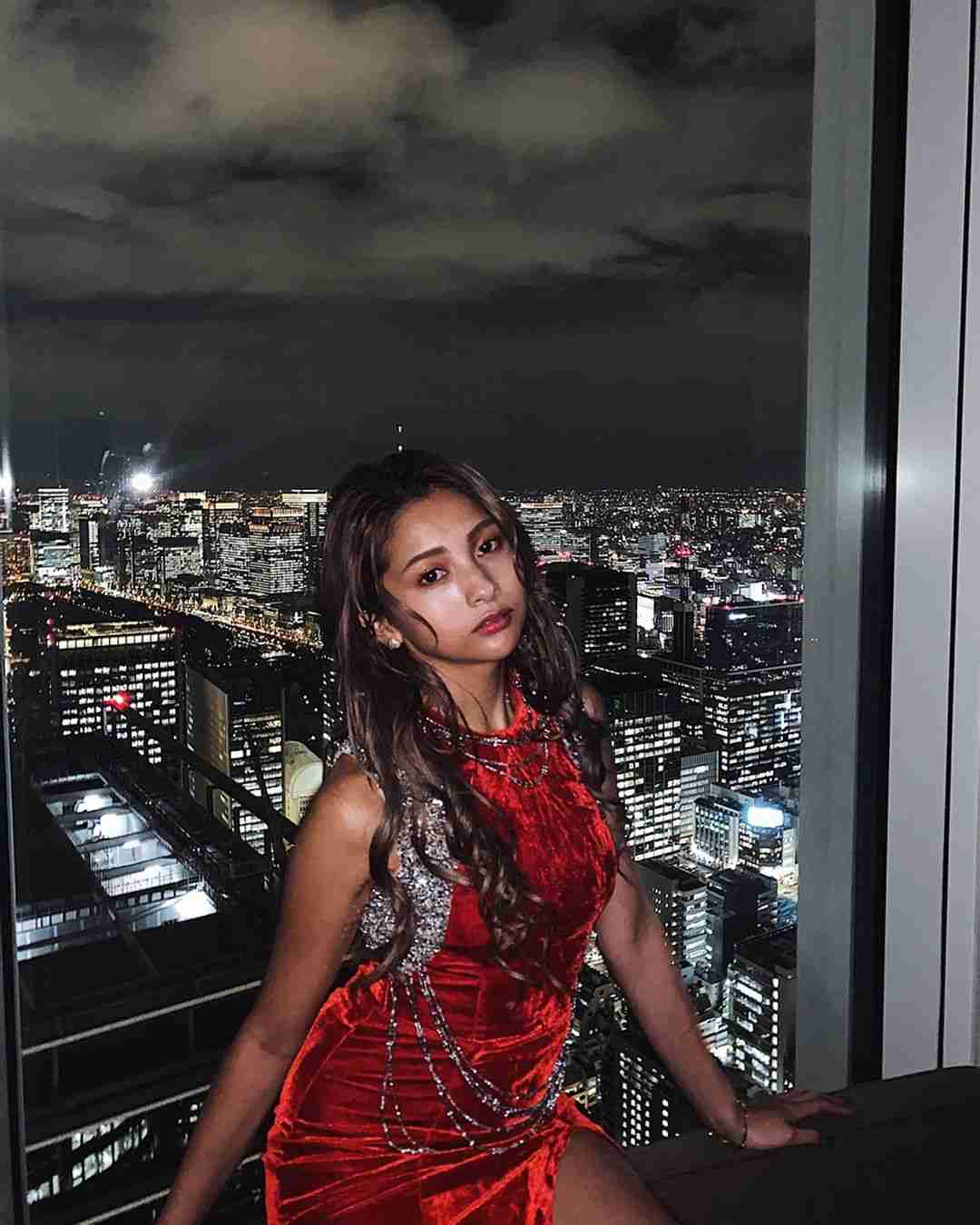 ゆきぽよ、真紅のロングドレス姿を公開「綺麗すぎる」「妖艶」とファンうっとり