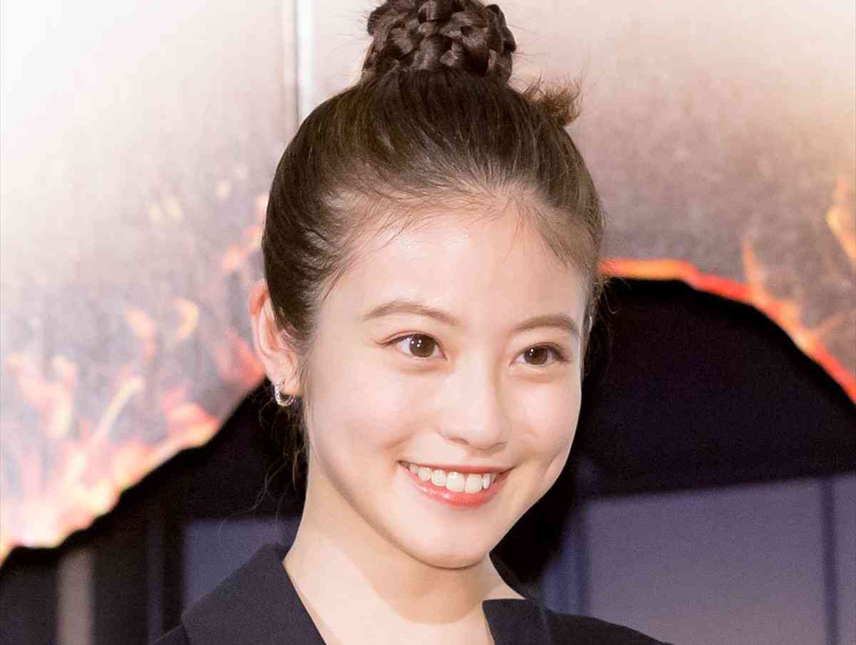 今田美桜、“三編み＆おさげ”姿　ファン大絶賛「げきかわ」 ／2019年12月4日 1ページ目 - エンタメ - ニュース - クランクイン！