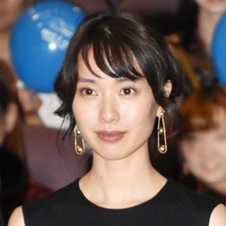 戸田恵梨香、新垣&比嘉と