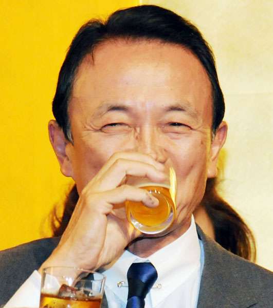 麻生財相 政治資金で「銀座高級クラブ」…３年で７００万円｜日刊ゲンダイDIGITAL