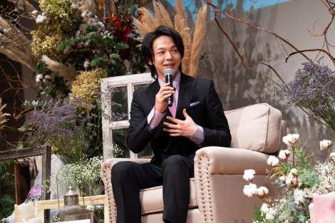 中村倫也が公開収録で女性に“ホメ”エール「偉いなと…」　会場から歓声と拍手 | ORICON NEWS