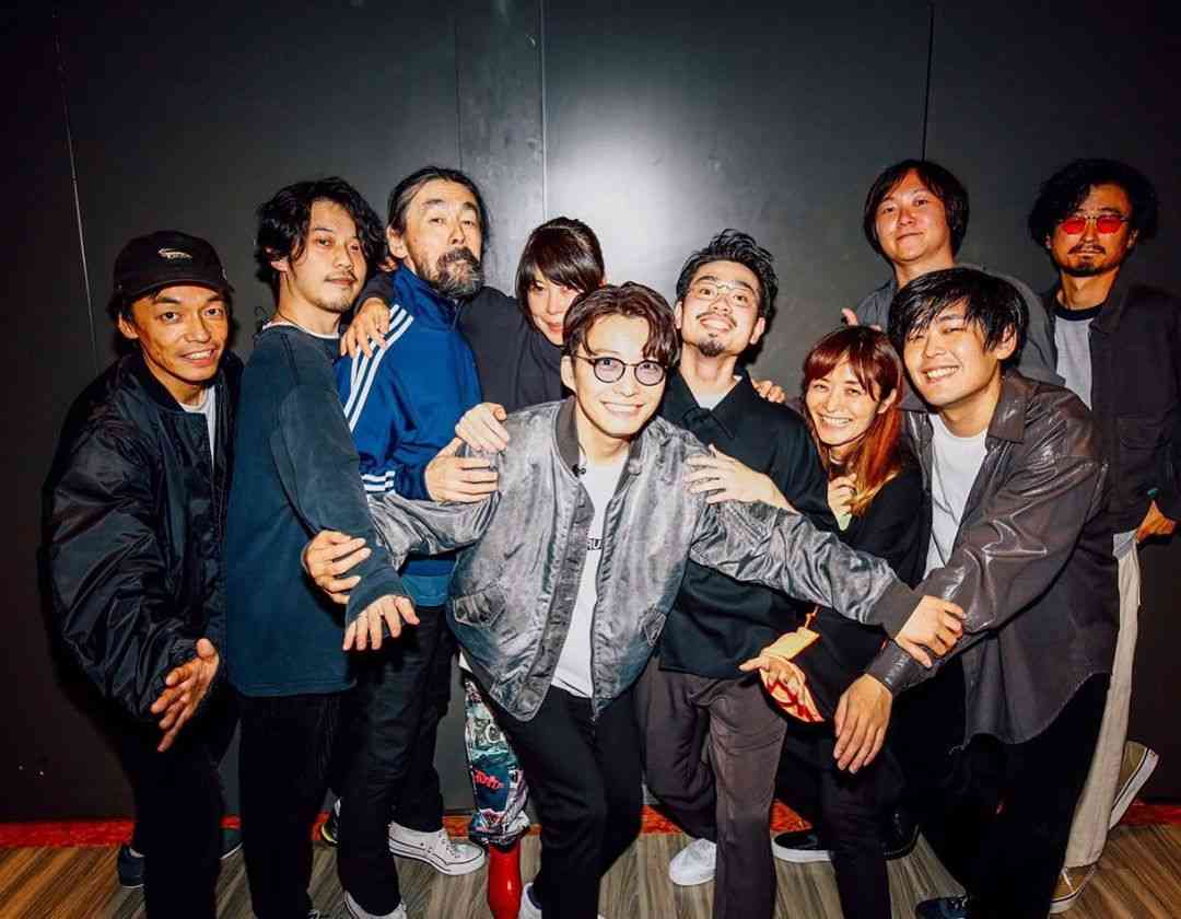 Eiko Ishibashi on Instagram: “星野源 POP VIRUS World Tour  無事終わりました。上海、N.Y.、横浜、台北と本当に楽しい旅でした。 興奮冷めやらないお客さんに源さんが子守唄のように歌った歌、予想外でツアー最後にふさわしく、素敵だったな。 旅はまだまだ続くでしょう。…”