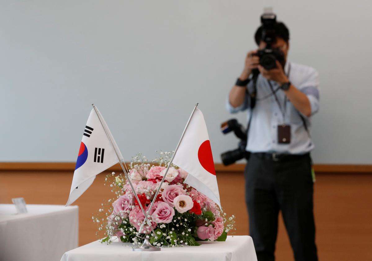                 韓国向けレジストの輸出管理見直し、最大3年分を一括申請可能に＝経産省 - ロイター