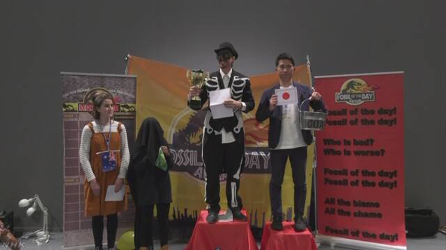 日本に「化石賞」 温暖化対策に消極的な国に贈る | NHKニュース